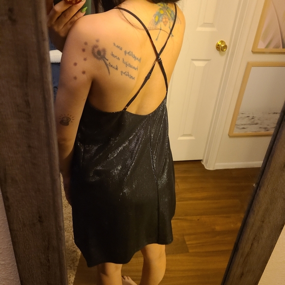 Glimmering little black dress with a strap… - Picture 13 of 14